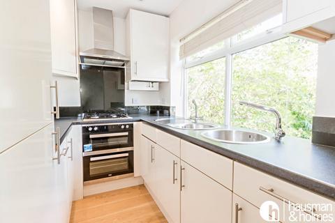 3 bedroom flat to rent, Garrick Avenue, Golders Green