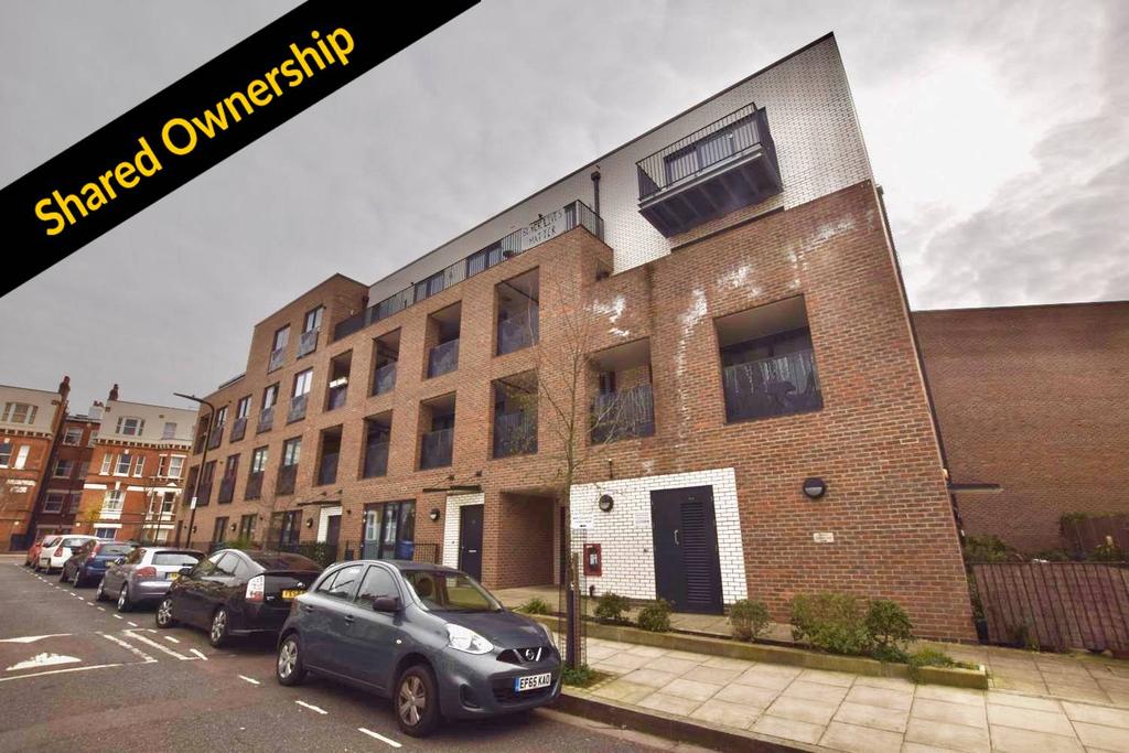 Pellerin, Road, N16 2 bed flat £132,500
