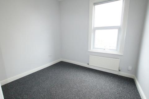 2 bedroom flat to rent, Prestbury Road, Pittville, Cheltenham, GL52