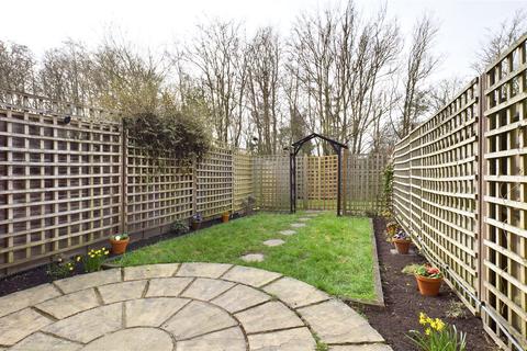 12 Fallows Road, Padworth, Reading, RG7 4GX
