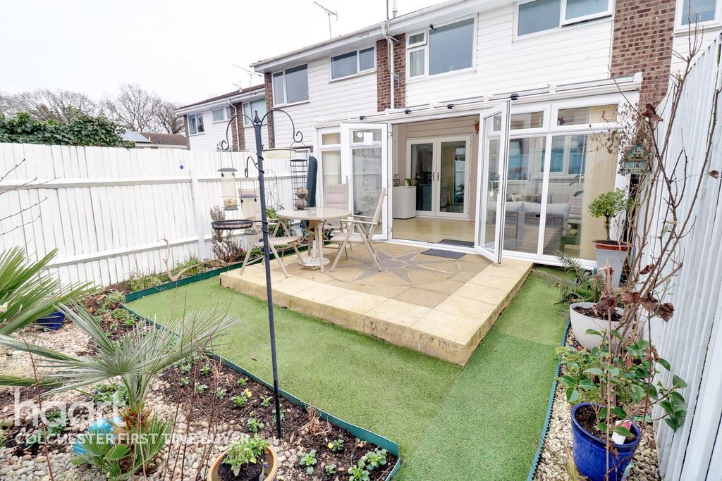 Wyndham Close, Colchester 3 bed terraced house £240,000