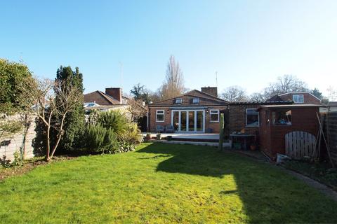 84 Cromwell Road, Worcester Park, KT4 7JR