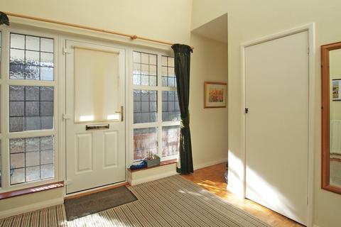 84 Cromwell Road, Worcester Park, KT4 7JR
