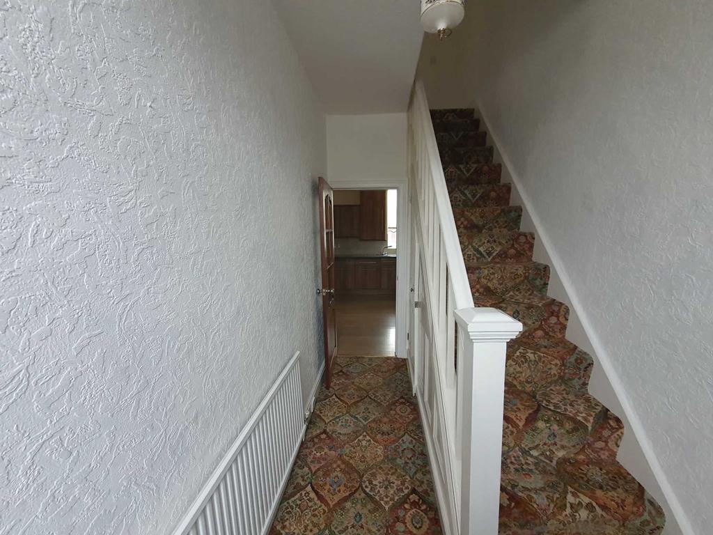 Bywell Road, Dewsbury 3 bed semidetached house £775 pcm (£179 pw)
