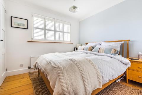 32 Foxcroft Drive, Carterton, OX18 3HT