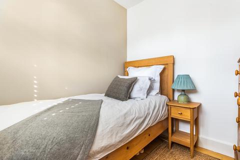 32 Foxcroft Drive, Carterton, OX18 3HT