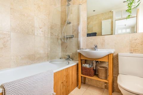 32 Foxcroft Drive, Carterton, OX18 3HT