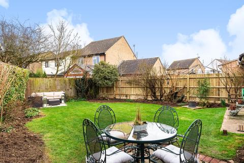 32 Foxcroft Drive, Carterton, OX18 3HT