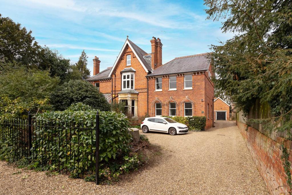 Derby Road, Caversham,Reading 2 bed apartment £424,500