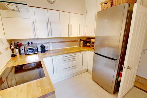 88 Brighton Road, Reading, RG6 1PS