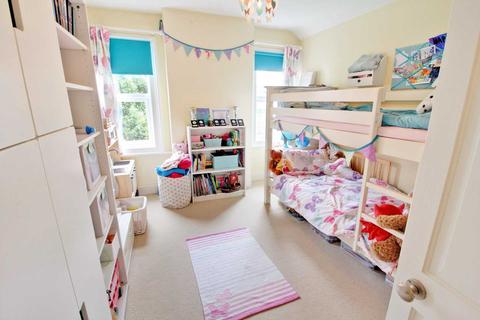 88 Brighton Road, Reading, RG6 1PS