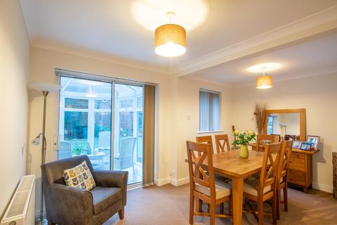 10 Ash Court, Sprotbrough, Doncaster, DN5 7JZ
