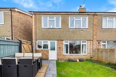 4 Chandler Close, Bampton, OX18 2NW
