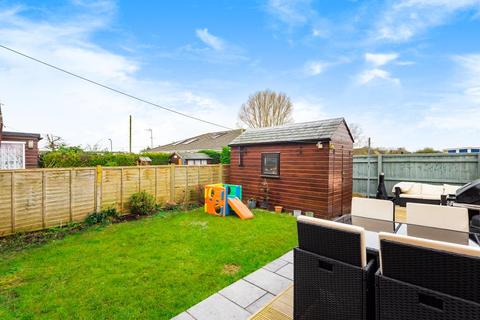 4 Chandler Close, Bampton, OX18 2NW