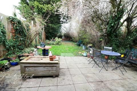 219 Broad Walk, London, SE3 8NG