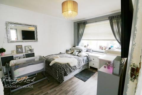 219 Broad Walk, London, SE3 8NG