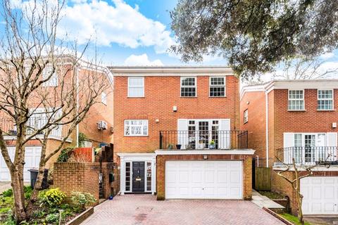 16 Warren Road, Purley, CR8 1AA