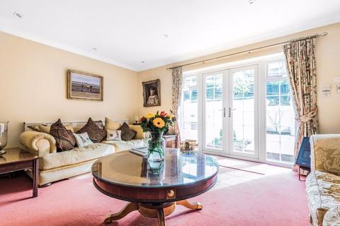 16 Warren Road, Purley, CR8 1AA
