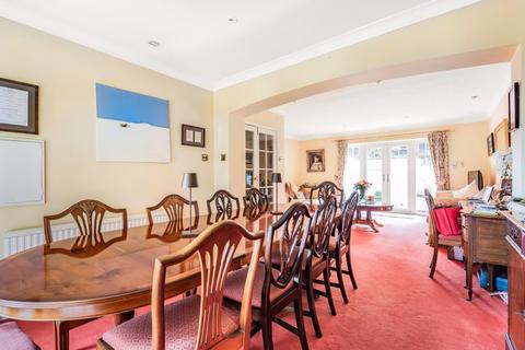 16 Warren Road, Purley, CR8 1AA