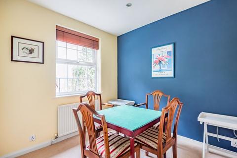 16 Warren Road, Purley, CR8 1AA