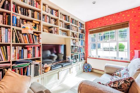16 Warren Road, Purley, CR8 1AA