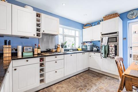 16 Warren Road, Purley, CR8 1AA