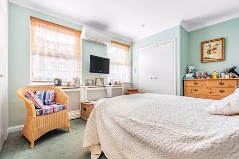 16 Warren Road, Purley, CR8 1AA