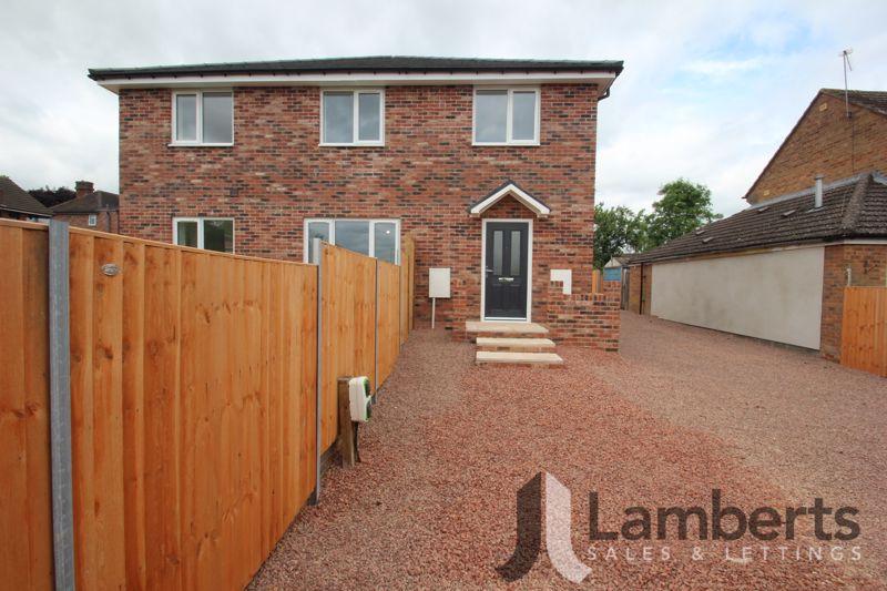 The Grove, Studley 3 bed semidetached house £260,000