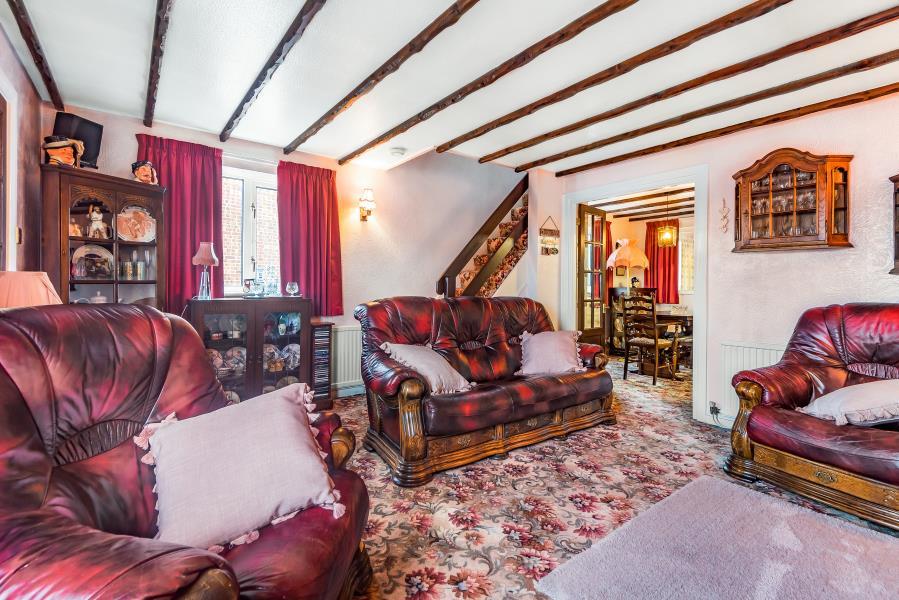 HUNGER HILLS DRIVE, HORSFORTH, LEEDS, LS18 5JU 3 bed semidetached
