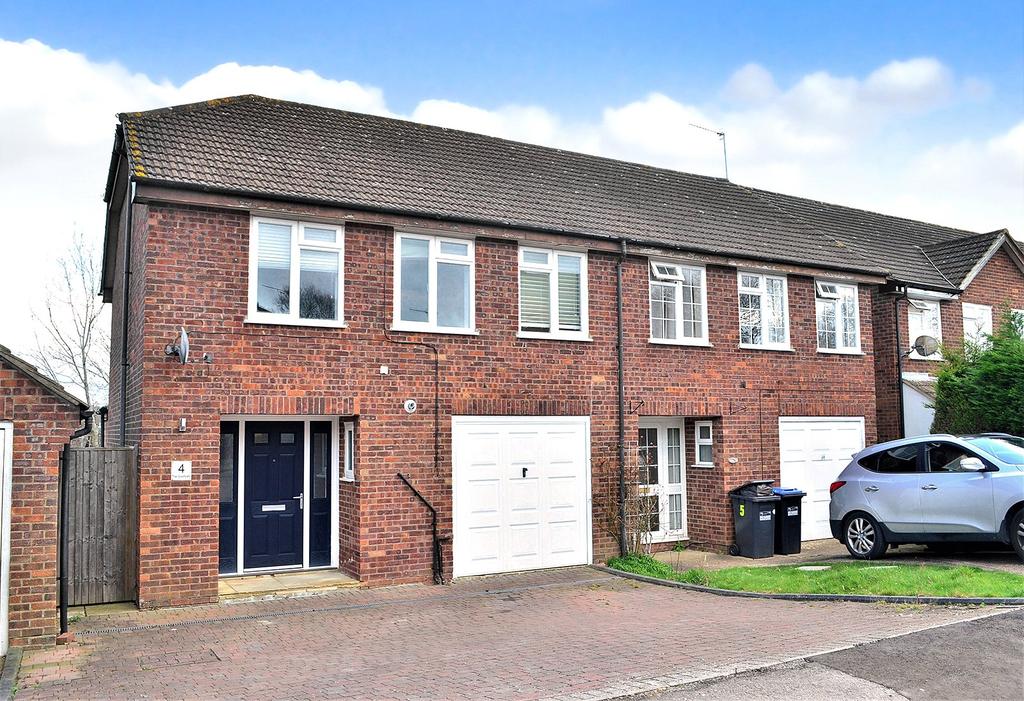 East Grinstead, West Sussex, RH19 3 bed semidetached house £390,000