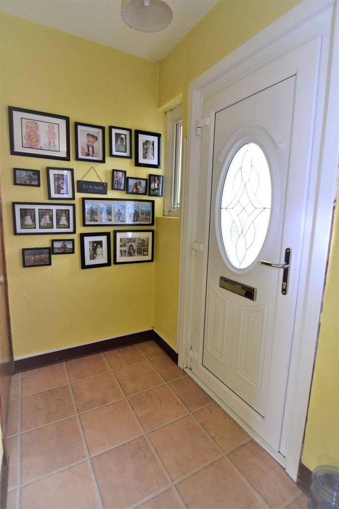 Kinnier Road, Saltcoats 3 bed semidetached villa £90,000