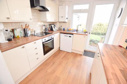 25 Carlyon Gardens, Exeter, EX1 3AG