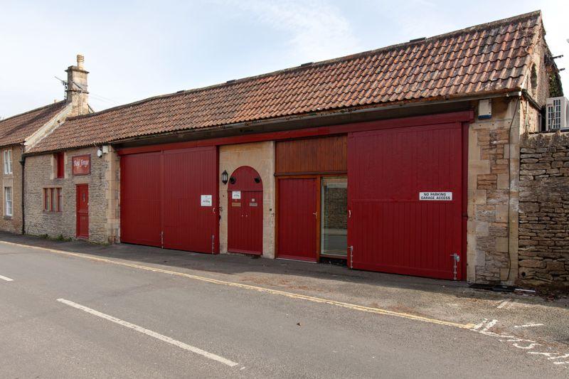 Station Road, Corsham 1 bed terraced house £200,000