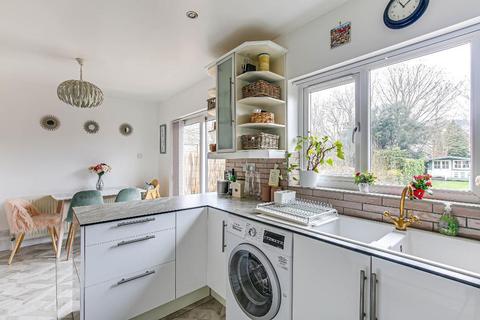 33 Downsway, Whyteleafe, CR3 0EW