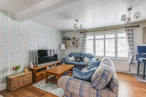 33 Downsway, Whyteleafe, CR3 0EW