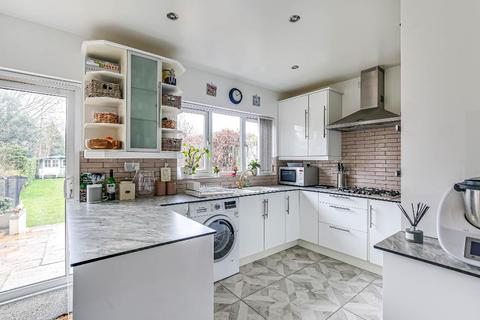 33 Downsway, Whyteleafe, CR3 0EW