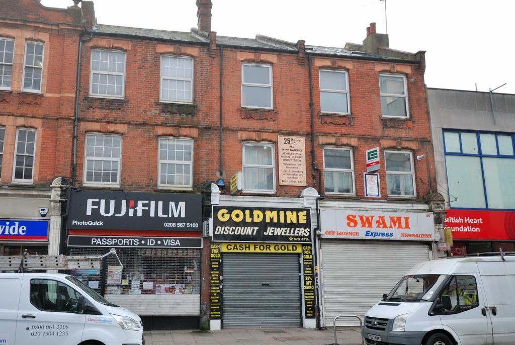 Broadway, West Ealing, London, W13 9BP 2 bed flat £1,200 pcm (£277 pw)