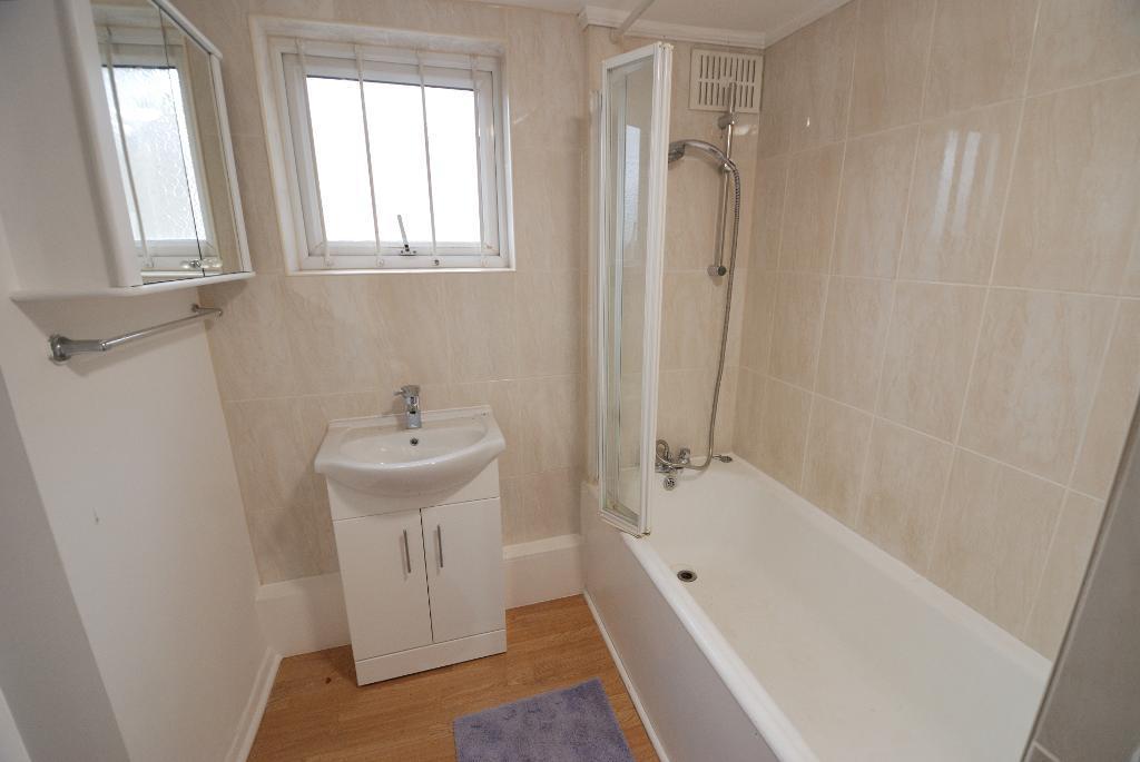 Modern Bathroom &amp; Separate WC