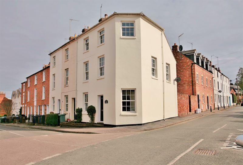 Crouch Street, Banbury 3 bed terraced house £350,000
