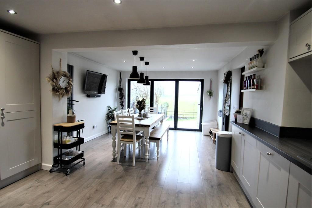 99 Birchwood Drive, Ulverston... 3 bed semidetached house £215,000
