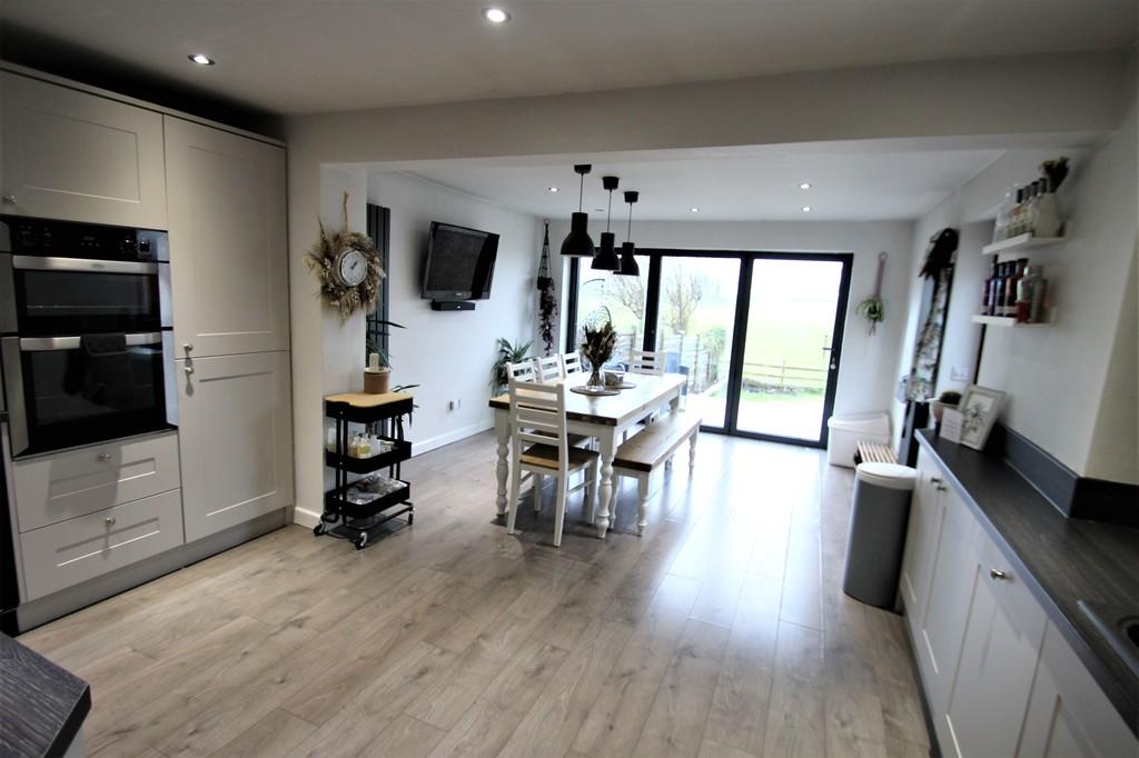 99 Birchwood Drive, Ulverston... 3 bed semidetached house £215,000