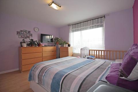6 Altair Close, London, N17 0BW