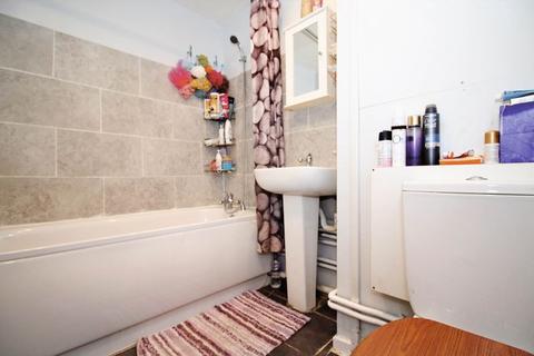 6 Altair Close, London, N17 0BW