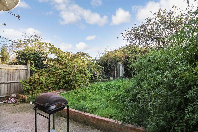 Amersham Avenue, Edmonton N18 2 bed end of terrace house £335,000