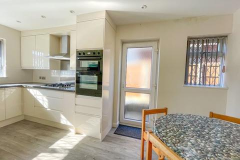 14 Bampton Road, Luton, LU4 0DD
