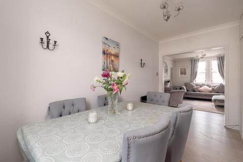 30 Dalatho Crescent, Peebles, EH45 8DT
