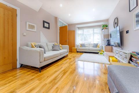 74 Hamilton Avenue, Cheam, Sutton, SM3 9RL