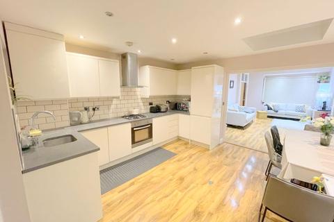 74 Hamilton Avenue, Cheam, Sutton, SM3 9RL