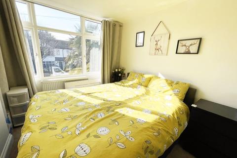 74 Hamilton Avenue, Cheam, Sutton, SM3 9RL
