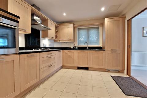 Flat 2, 32 Between Streets, Cobham, KT11 1AF